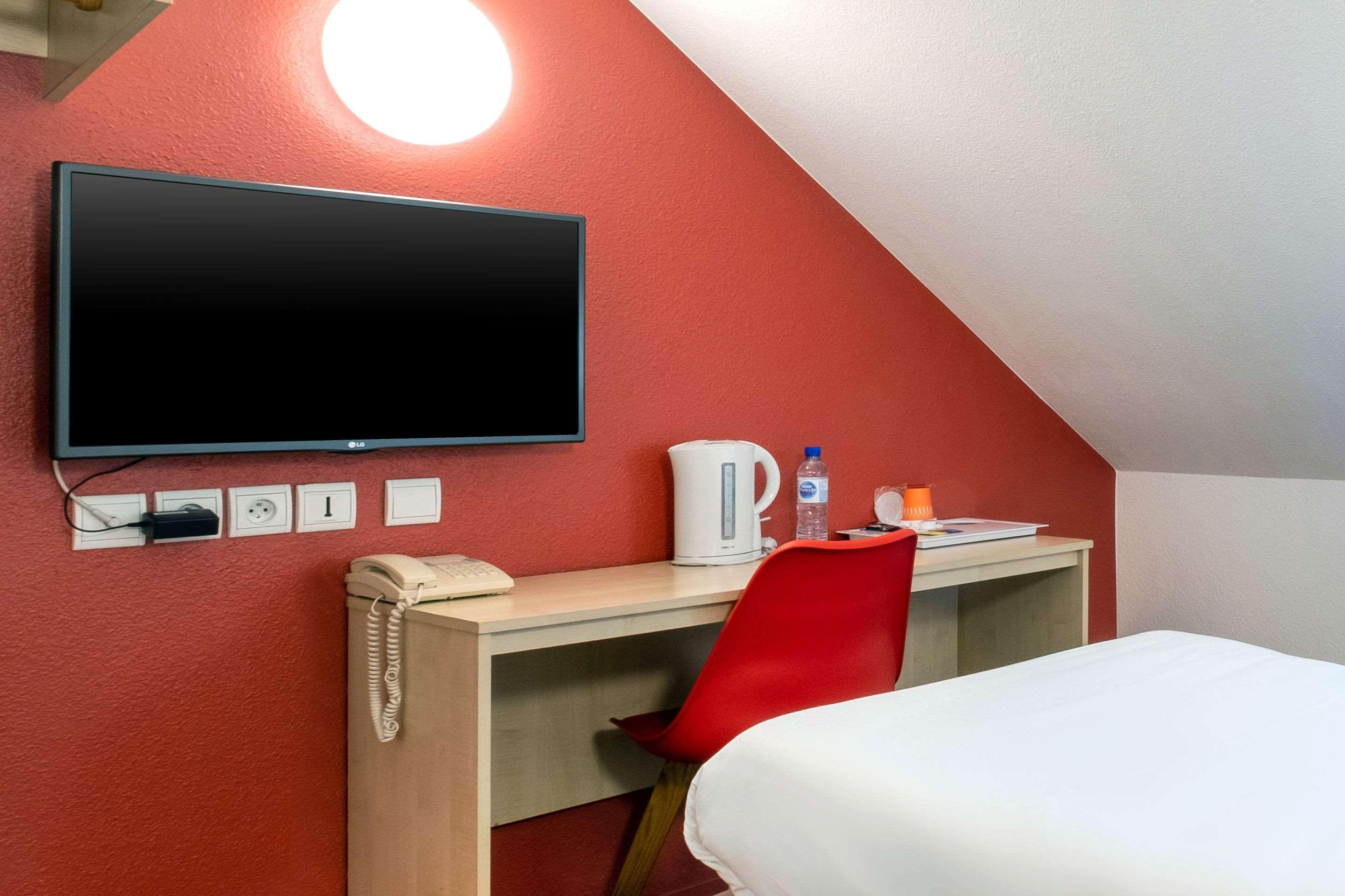 Comfort Hotel Etampes Luaran gambar