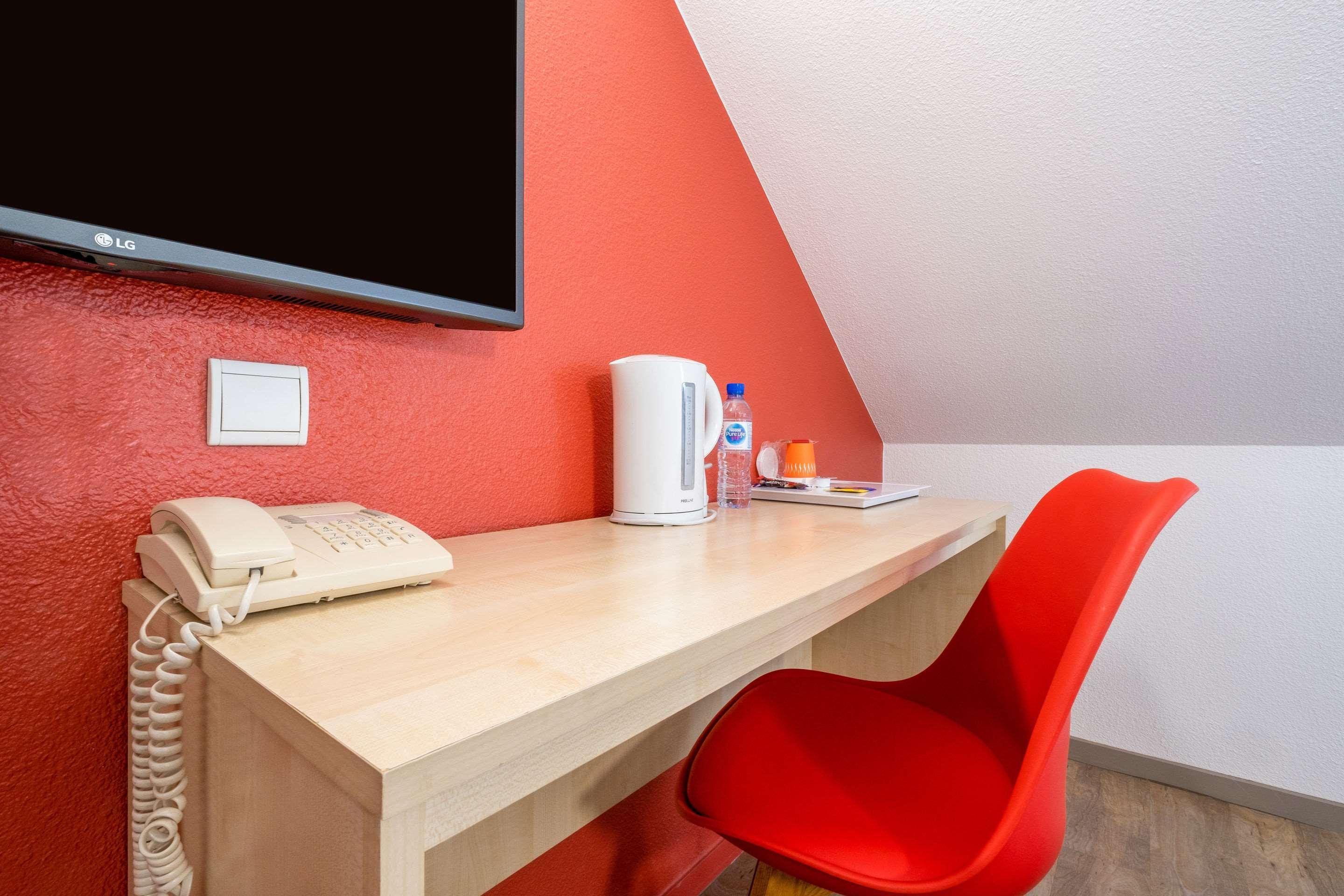 Comfort Hotel Etampes Luaran gambar
