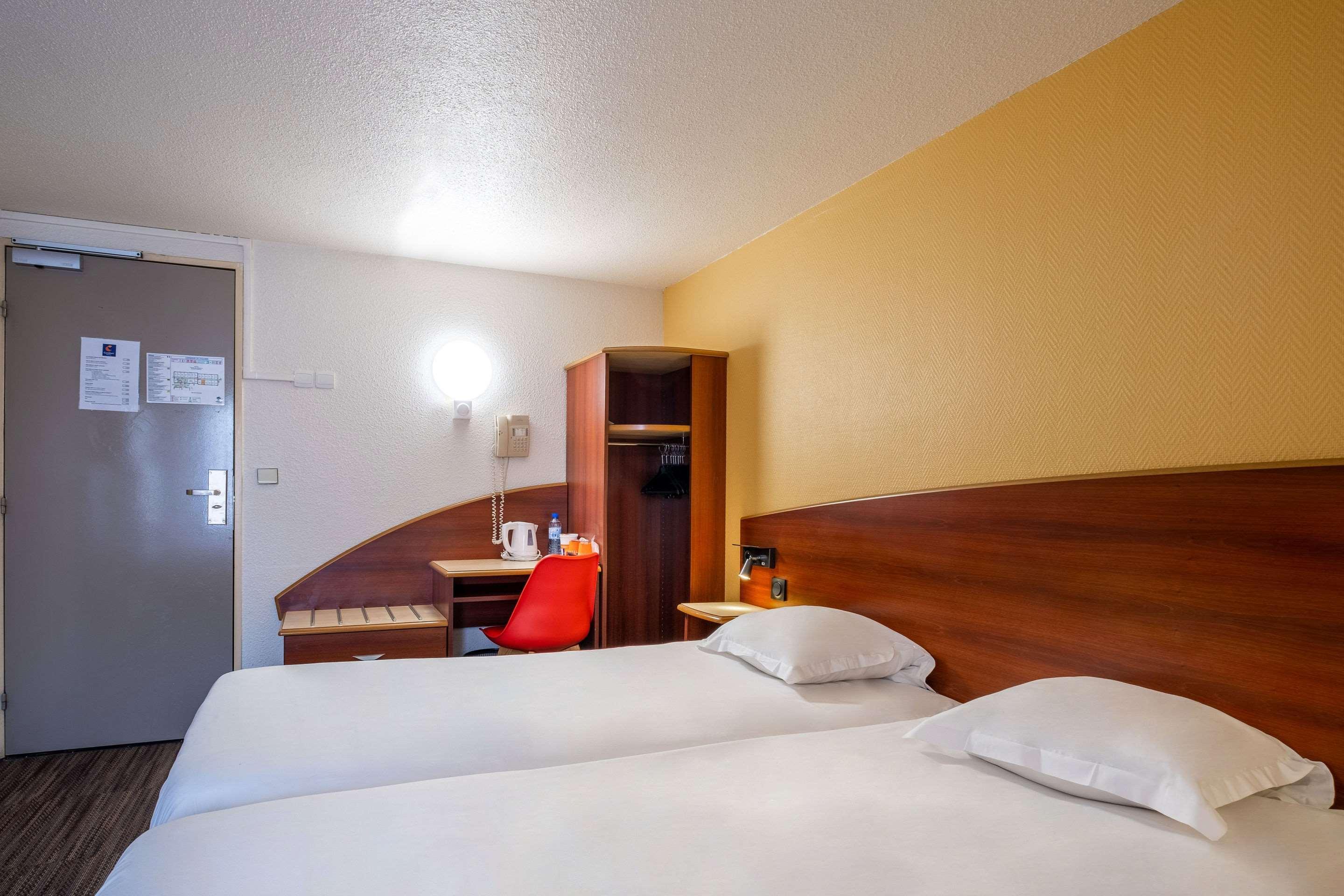 Comfort Hotel Etampes Luaran gambar