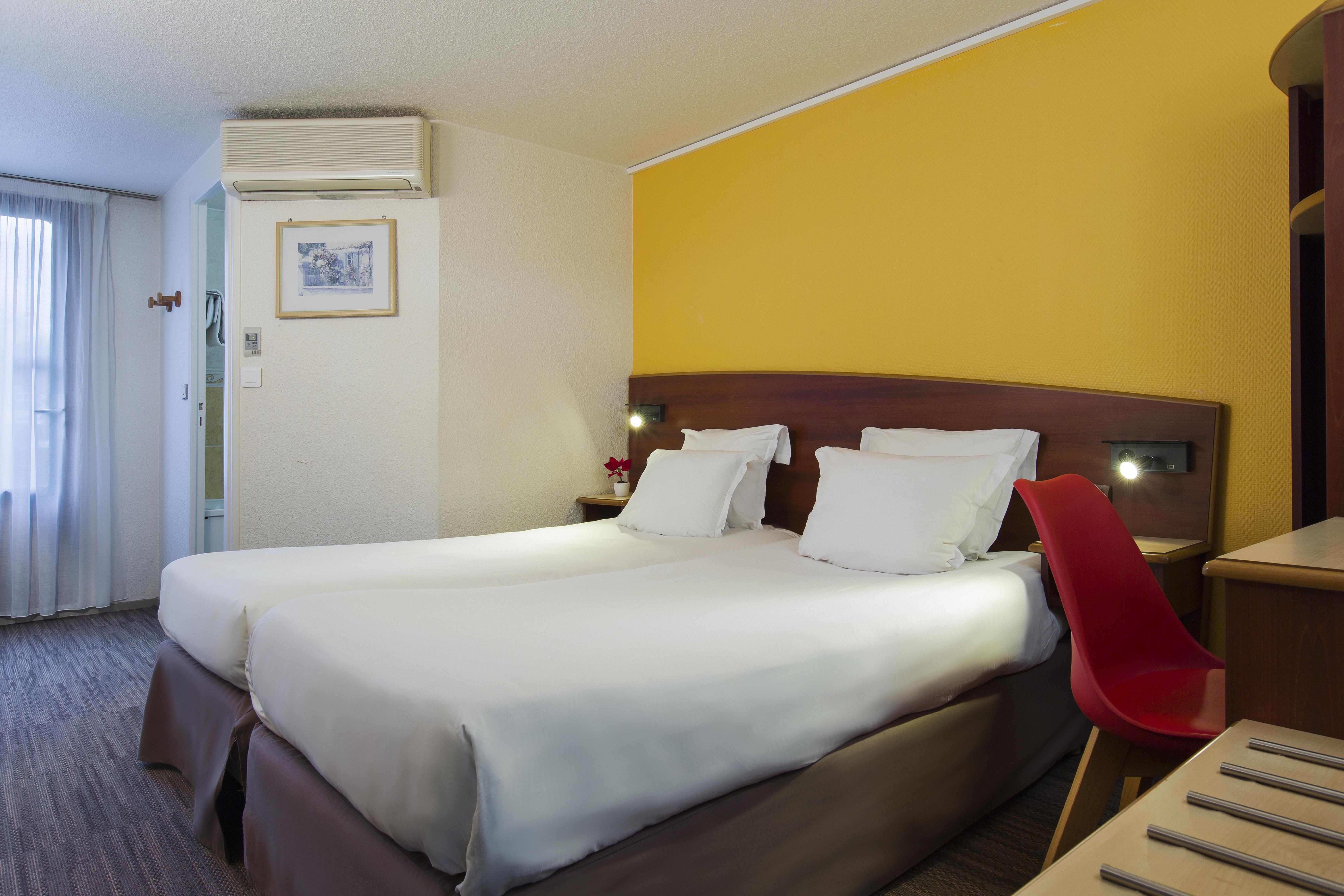 Comfort Hotel Etampes Luaran gambar