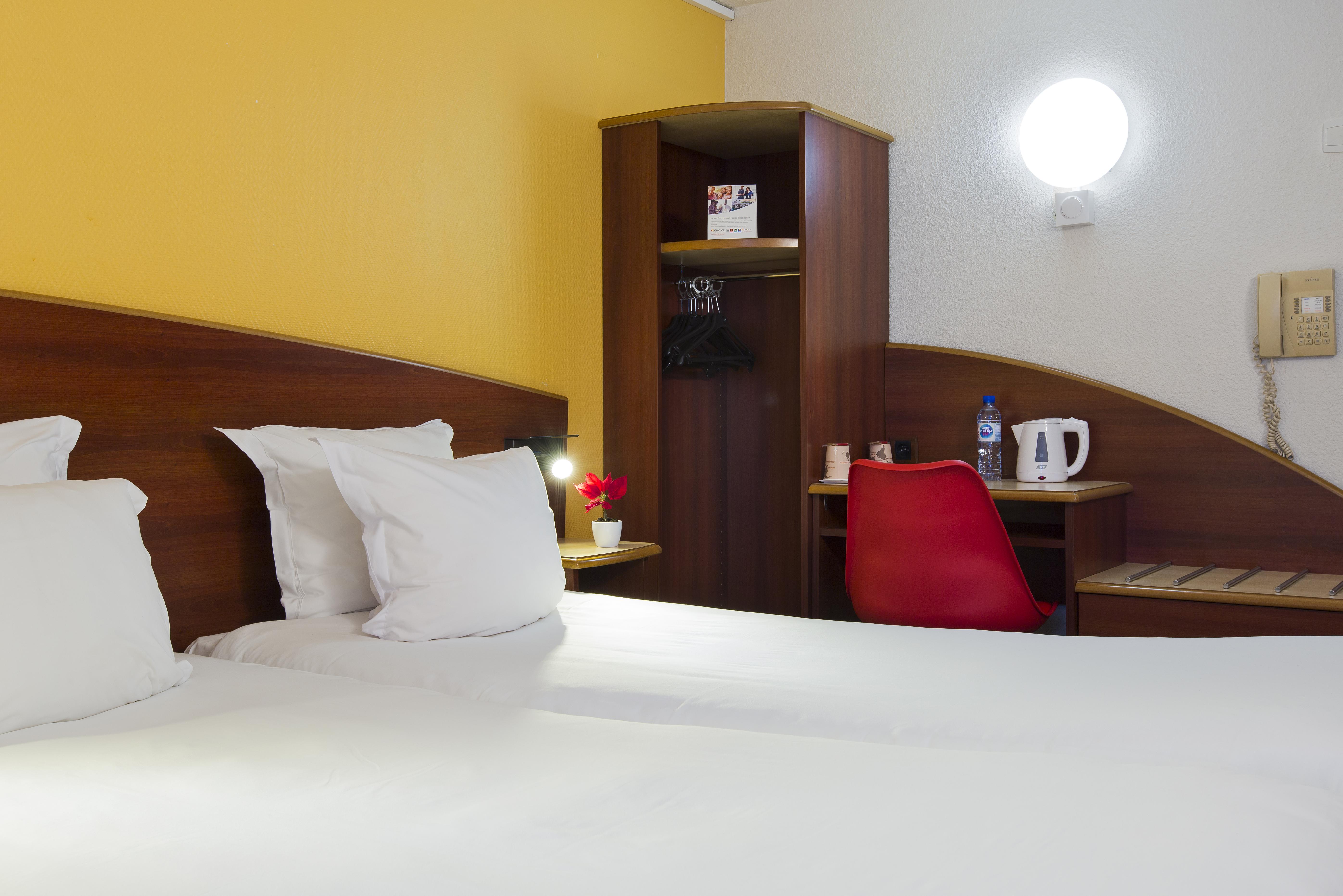 Comfort Hotel Etampes Luaran gambar