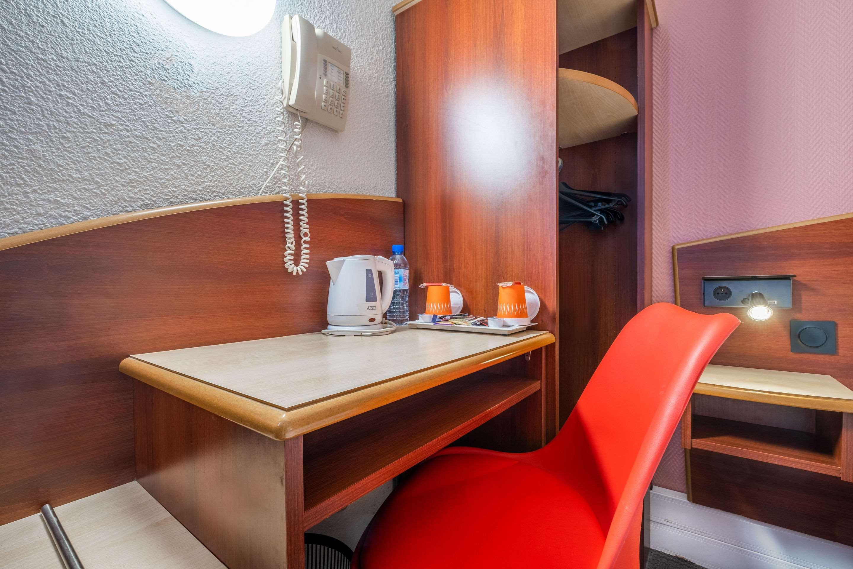 Comfort Hotel Etampes Luaran gambar