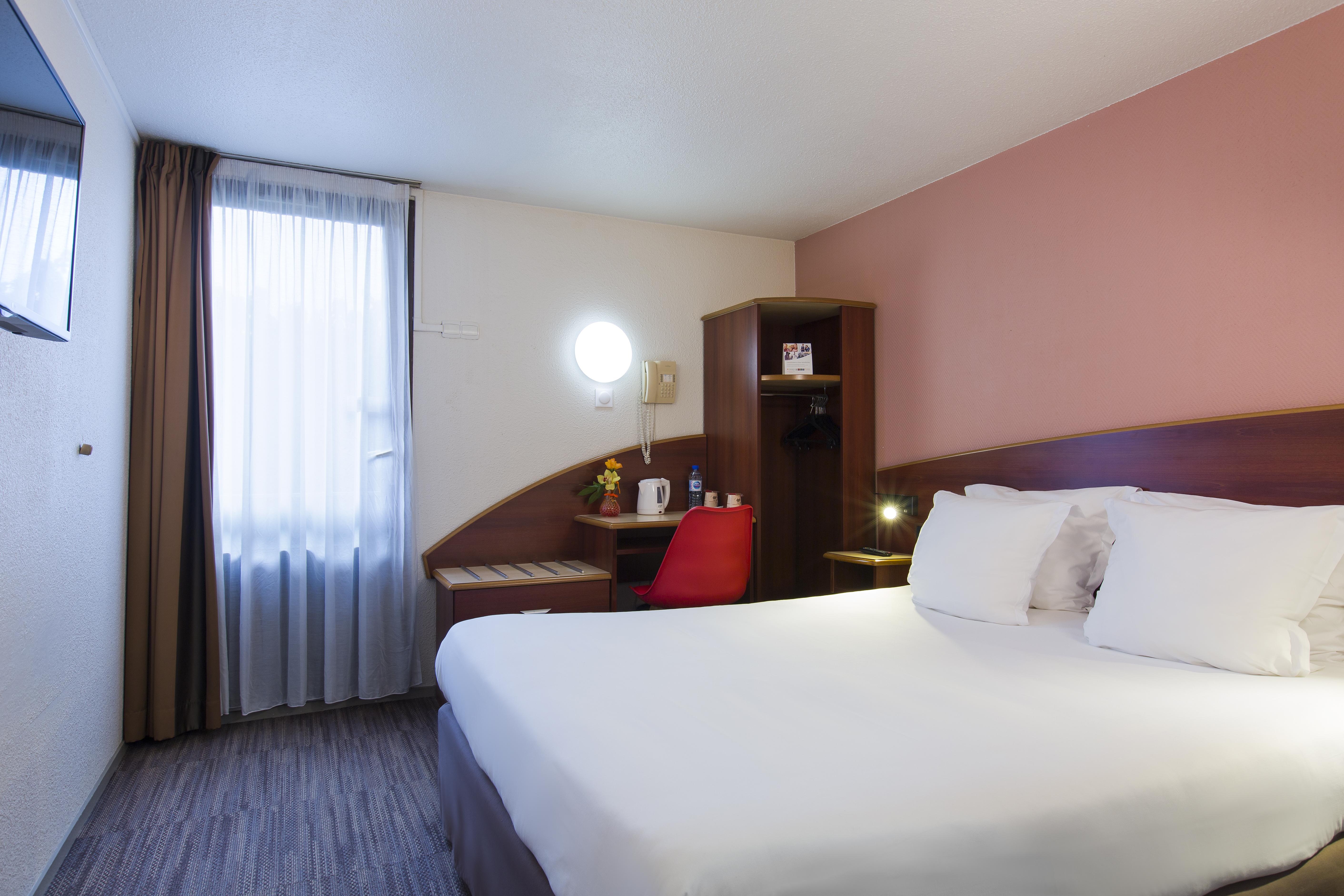 Comfort Hotel Etampes Luaran gambar