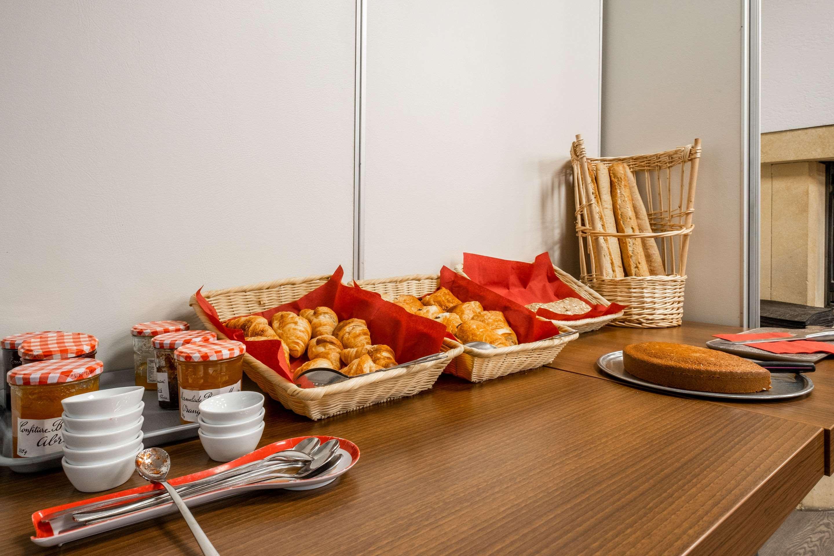 Comfort Hotel Etampes Luaran gambar