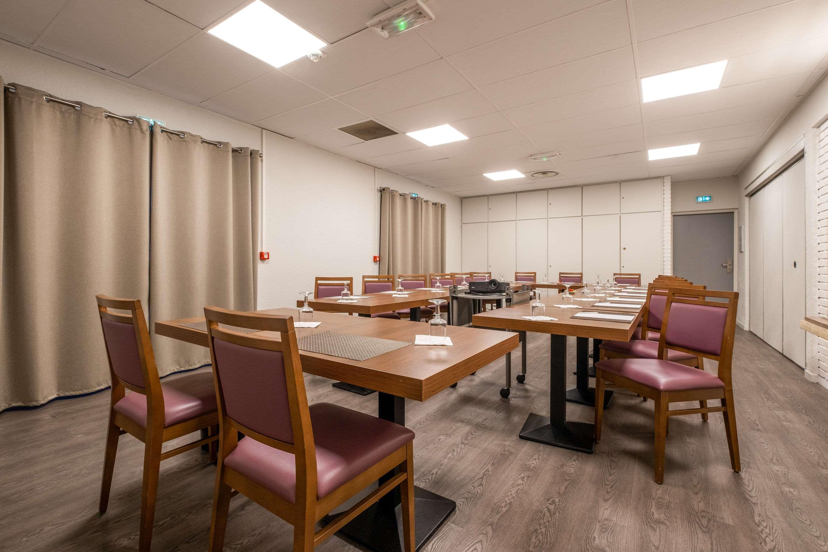 Comfort Hotel Etampes Luaran gambar