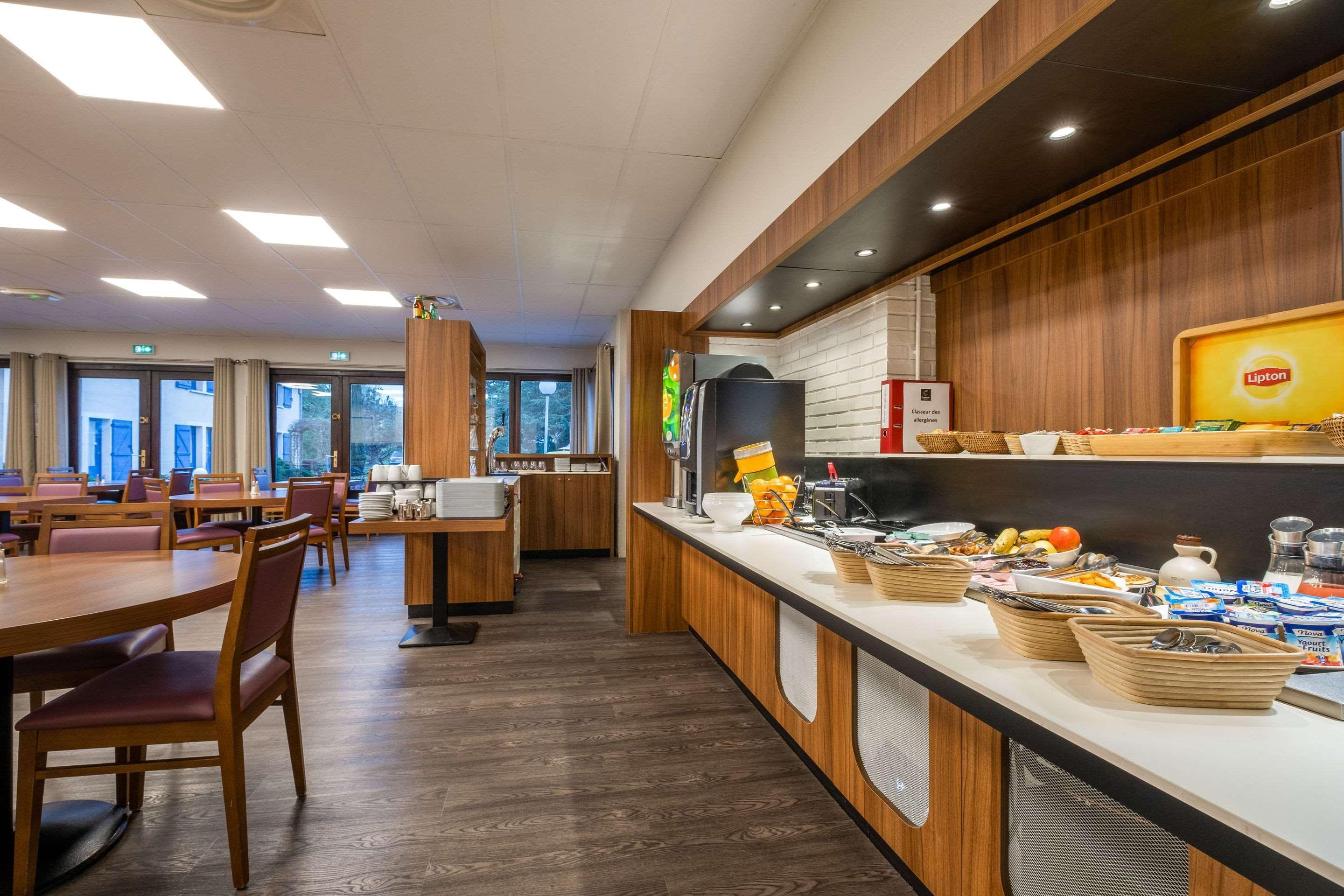Comfort Hotel Etampes Luaran gambar