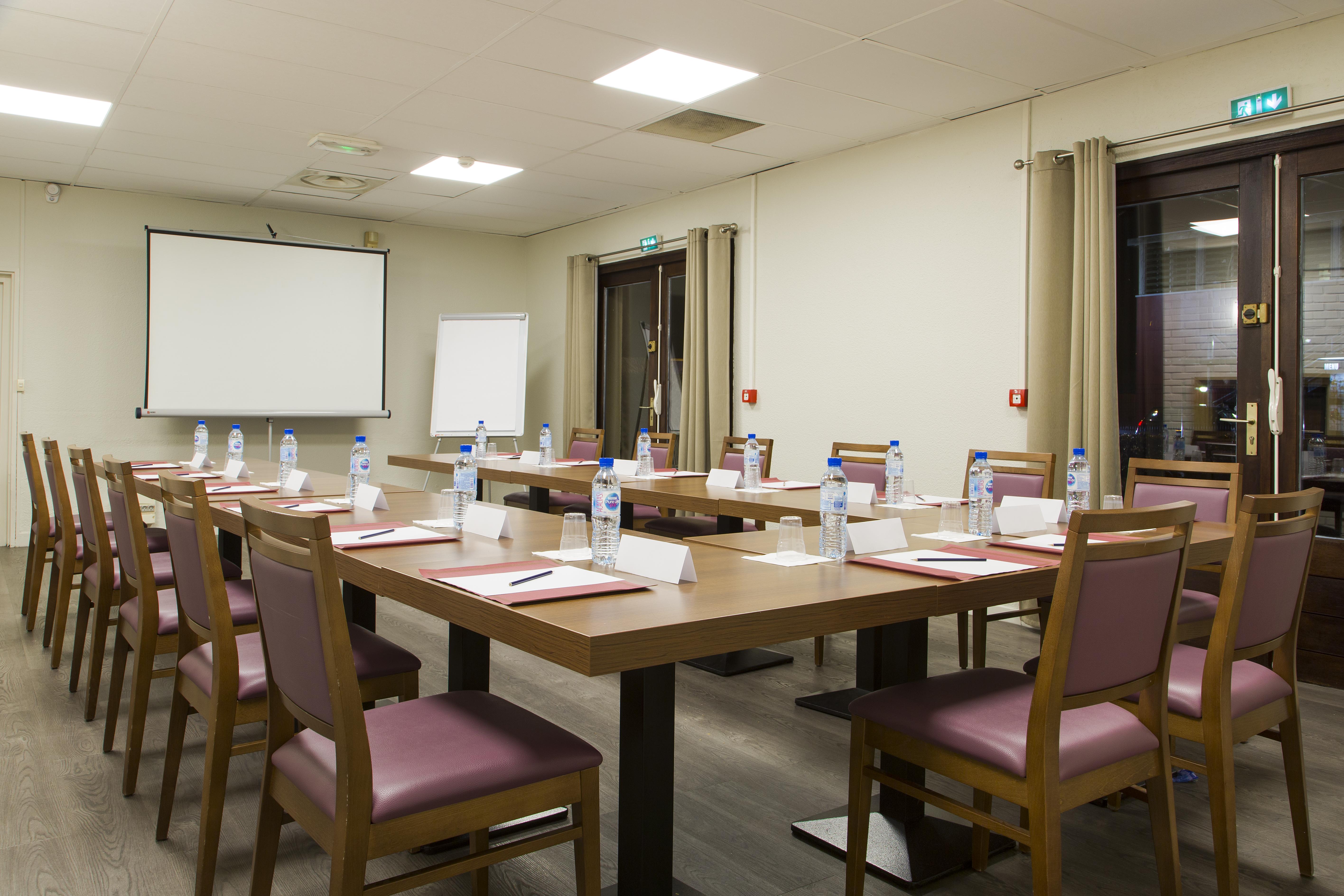 Comfort Hotel Etampes Luaran gambar