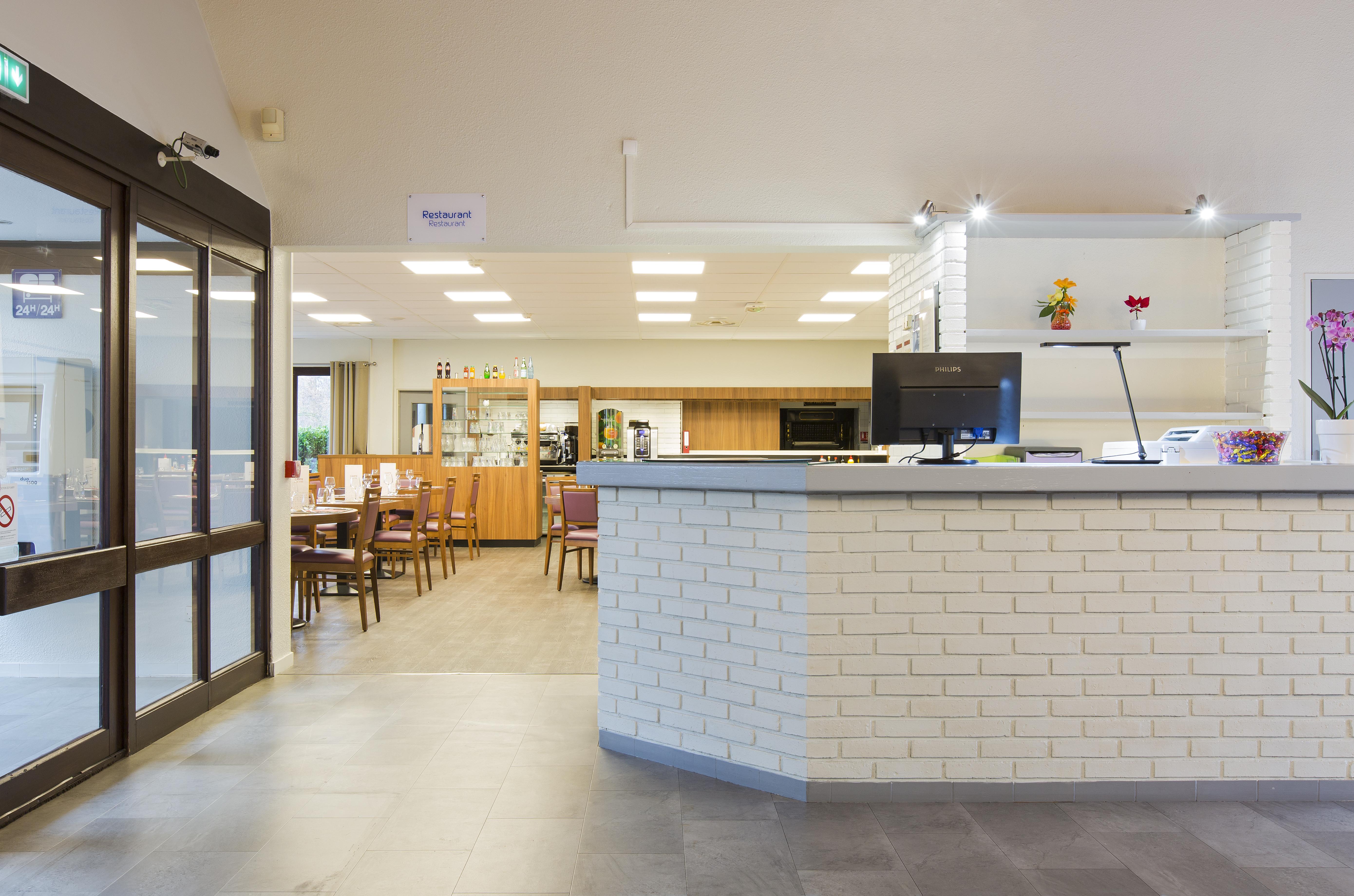 Comfort Hotel Etampes Luaran gambar