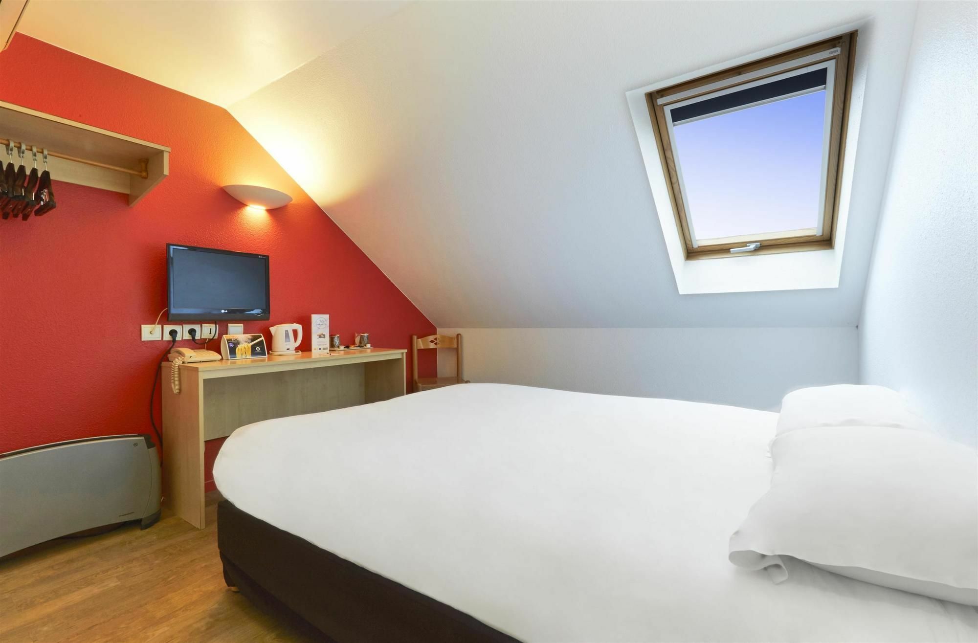 Comfort Hotel Etampes Luaran gambar